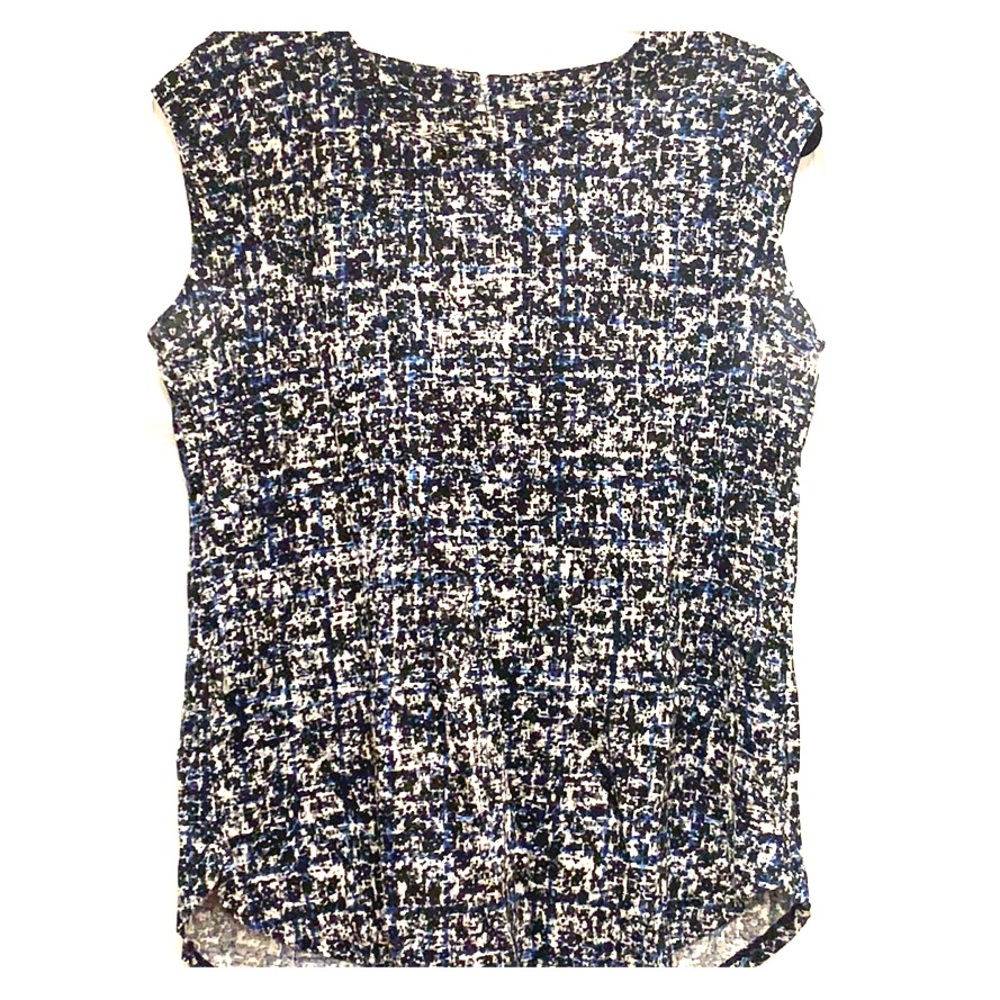 Women’s sleeveless top